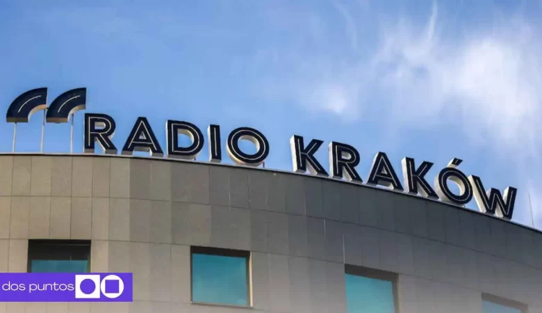 emisora de radio polaca, OFF Radio Krakow, presentadores IA, inteligencia artificial, reemplazo laboral, polémica IA, ética en medios, avatares IA, dospuntos.media
