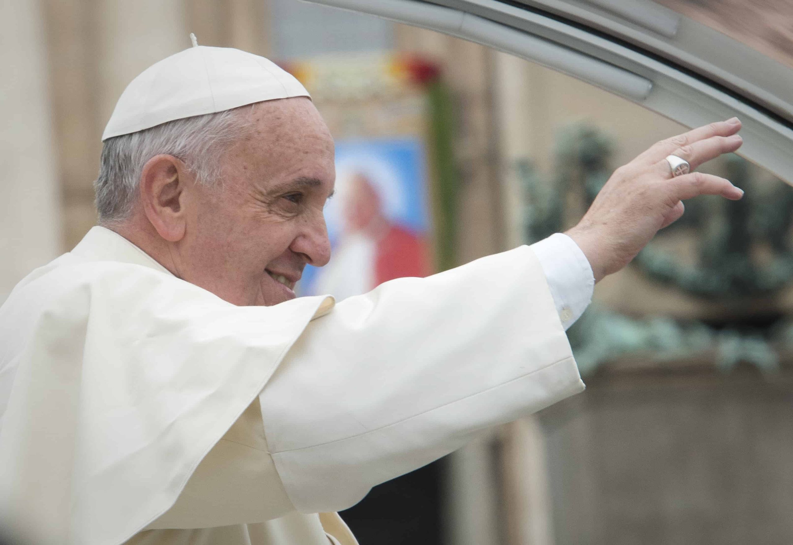Papa Francisco es dado de alta del hospital
