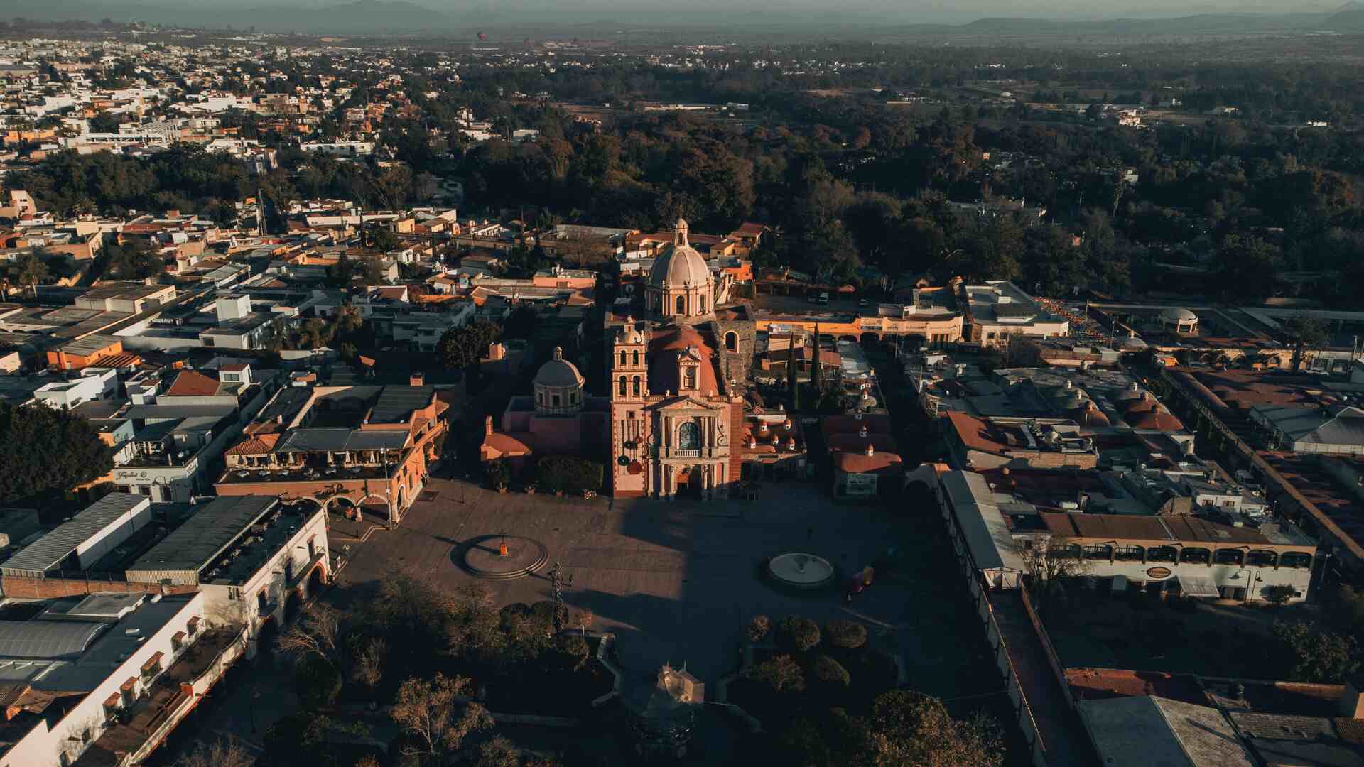 Nuevo vuelo Madrid - Querétaro promete conectar al estado como nunca