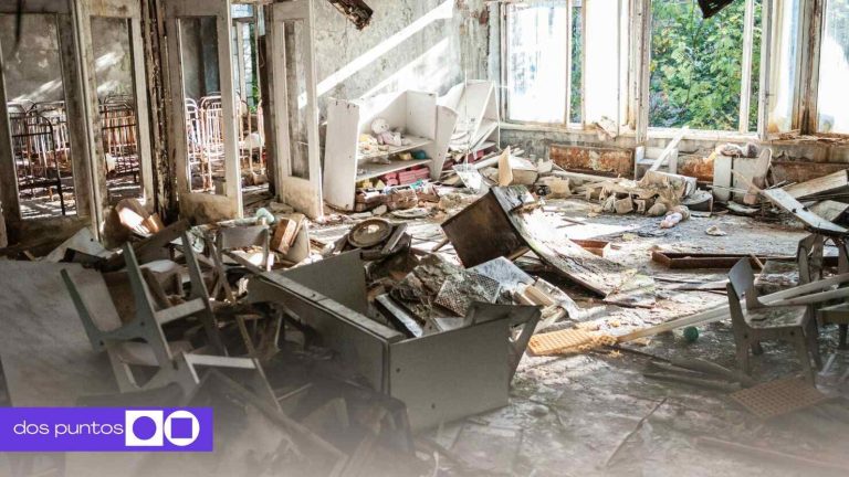 Conflicto de herencia hace que hijas destruyan la casa de su padre