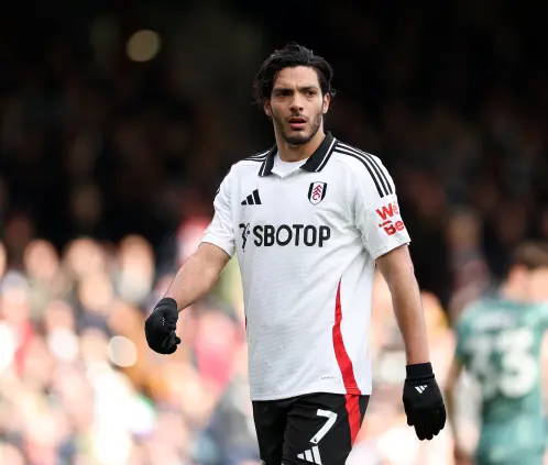 Raúl Jiménez no se va: firma nuevo contrato y sigue en Europa