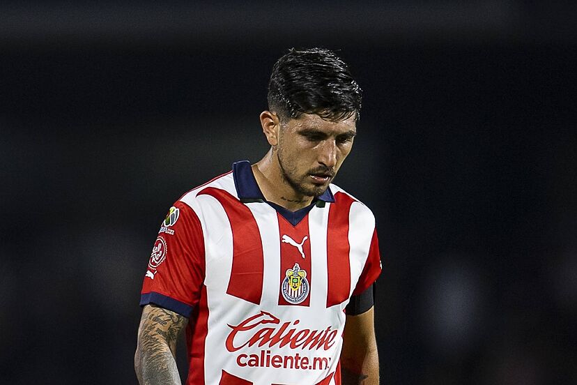 Chivas, Pocho Guzmán, Cotorro González, intercambio Chivas, fichajes Chivas 2025, trueque Pocho por Cotorro, Apertura 2025, refuerzos Liga MX, rumores Chivas, mercado de fichajes México
