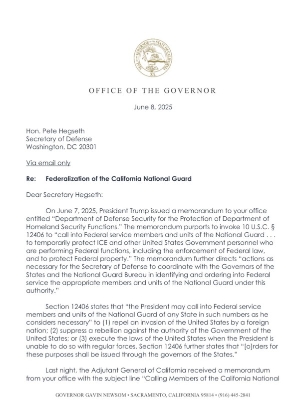 En los últimos días la violencia ha estallado en Los Angeles, California. Después de una serie de redadas por parte de ICE (Servicio de Control de Inmigración y Aduanas) contra la comunidad migrante, la comunidad de Los Angeles se organizó para realizar una serie de protestas en contra de los agentes federales que están a cargo de realizar las deportaciones que han sido ordenadas por Donald Trump