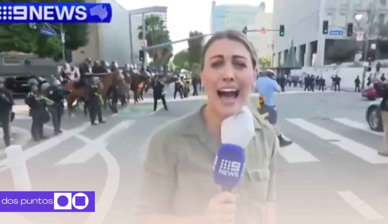 Policía dispara a periodista durante protestas en Los Angeles, California, el escenario de una escalada de violencia durante las recientes protestas anti-Trump, donde la seguridad de los periodistas quedó gravemente comprometida. Un incidente impactante capturó la atención global: un oficial de policía le disparó una bala de goma a una periodista australiana que cubría los disturbios.