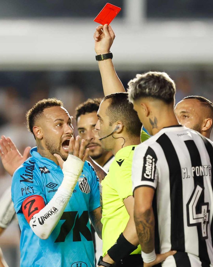 Neymar marca con la mano y es expulsado en el Santos vs Botafogo