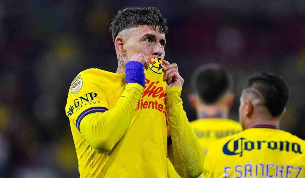 Chicote Calderón América, salida Chicote Calderón, América tricampeón 2025, bajas América 2025, Club América noticias hoy, Chicote Calderón se va del América, América refuerzos y salidas