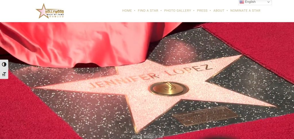 Uno de los mayores honores que puede recibir un famoso es tener tu nombre estampado en el Paseo de la Fama de Hollywood, donde los nombres de las mayores estrellas están inmortalizados. Cada año artistas luchan por ser reconocidos, y hoy Lucero se une a la larga lista de talento de México que tiene su propia estrella en Hollywood. Además de Miley Cyrus, Timothée Chalamet, Grupo Intocable y muchos más. 