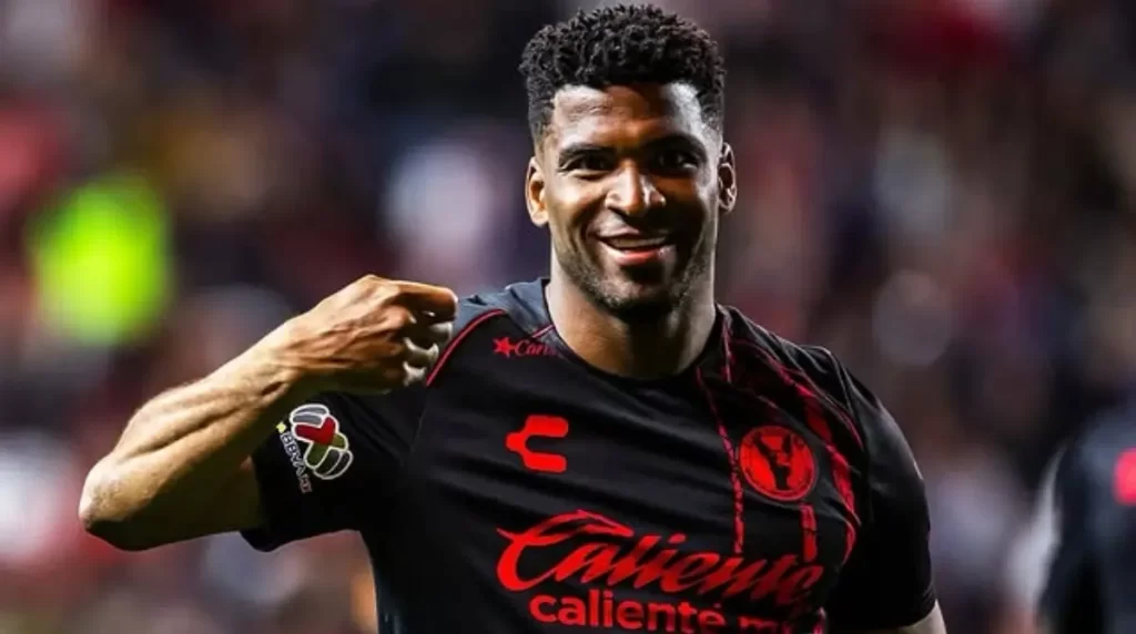 Pantera Zúñiga América, fichaje América Zúñiga, América compra Zúñiga 7 MDD, Zúñiga Liga MX, refuerzo América 2025, operación América Zúñiga