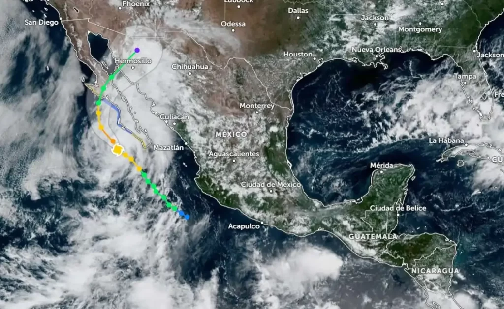 En gran parte de México, en esos momentos se podían sentir una gran cantidad de lluvias en toda la república, algunas de ellas causaron graves daños, como en Zapopan y Querétaro. Pero la alerta en ese entonces estaba sobre las comunidades de Cabo San Lucas y Baja California, que ya habían empezado a experimentar lo peor de la llegada del huracán Lorena.