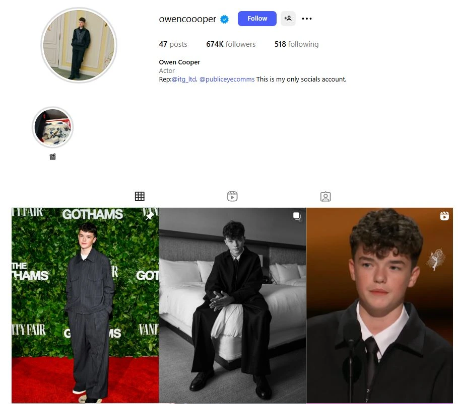 El día 14 de septiembre se celebró la edición 77 de los Emmy Awards, los galardones más importantes del mundo de las series, donde se junta el mejor talento de uno de nuestros pasatiempos favoritos. Estos son los ganadores de los premios Emmy 2025: qué programas recibieron más atención, cómo Owen Cooper hizo historia siendo la persona más joven en conseguir una estatuilla y los mejores momentos de la noche.