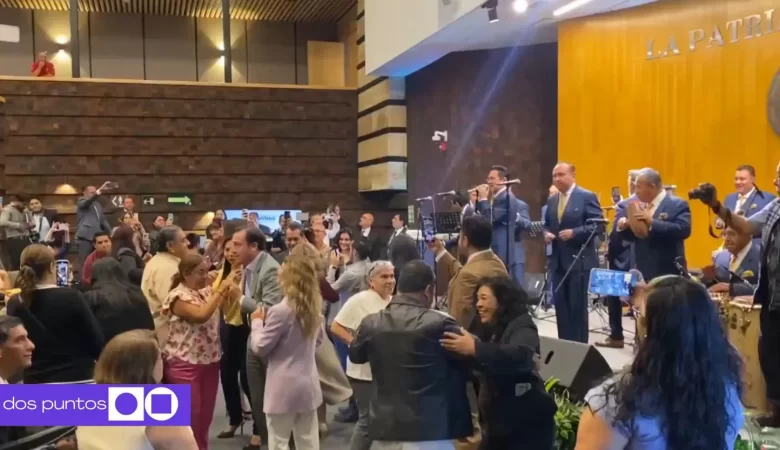 Diputados Sonora Santanera, Sonora Santanera, Cámara de diputado, diputados bailando, diputados bailando sonora santanera, dos puntos, dos puntos media
