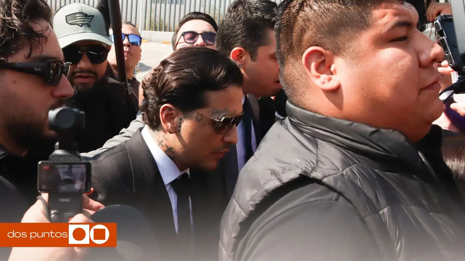 Christian Nodal demanda, Christian Nodal, Christian Nodal Universal Music, Papás de Christian Nodal, Universal Music, dos puntos, dos puntos media