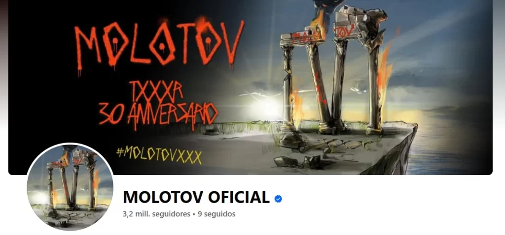 El rock en México se volvió una de las instituciones más importantes del país, se convirtió en la imagen de la rebeldía en contra de la institución política y una crítica abierta a la autoridad. Eso ocurrió al final de los años 90. Ahora, Molotov en su concierto conmemorativo de 30 años arremete contra la 4T, pero ahora el discurso tiene detractores. José Ramón López Beltrán, hijo de AMLO, los llamó “irrelevantes” y “convenencieros”. En dos puntos te explicamos cuál es el origen de la polémica y por qué todo es un malentendido.