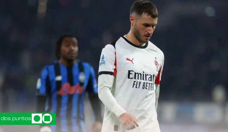 Santi Giménez lesión, Santi Giménez cirugía, Milan Santi Giménez, DT Milan confirma operación, Santi Giménez se opera, delantero mexicano Milan, lesión Santi Giménez