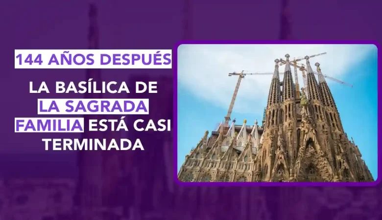 Sagrada Familia Barcelona, cruz torre de Jesucristo Sagrada Familia, cuatro brazos horizontales Sagrada Familia, Antoni Gaudí legado, dos puntos punto media, Torre de Jesús 172.5 metros, construcción Sagrada Família, Sagrada Família 2026, Agnus Dei escultura, arquitectura modernista Gaudí, basílica más alta del mundo, noticias Sagrada Familia, avances construcción templos, cerámica blanca cruz Sagrada Familia, turismo Barcelona iconos, hito histórico Sagrada Família, instalación brazos cruz Sagrada Familia, dos puntos punto media