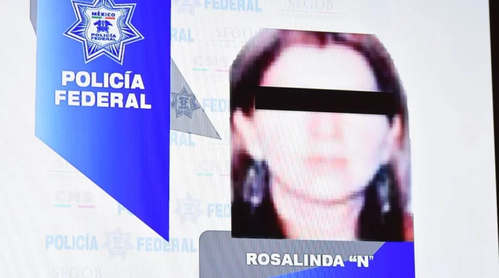 Las noticias del país se inundaron con una de las novedades más transcendentales del año, incluso si solo estamos en febrero, la muerte del líder del Cártel de Jalisco Nueva Generación (CJNG) atrajo mucha discusión sobre las actividades del gobierno y el futuro del país. Pero una parte muy importante de la conversación de la que no muchos están hablando tiene que ver con sus familiares y personas más cercanas, Rosalinda González Valencia, la esposa de el Mencho, y Guadalupe Moreno Carrillo, su último amor, dos figuras indispensables para entender lo que sucedió. En dos puntos te explicamos quiénes son y el posible rol que tendrán en el futuro.