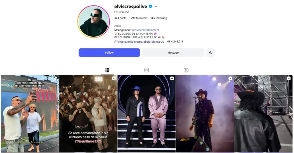 Cuando se trata de música, los artistas del momento siempre dominan la conversación y atraen a las masas al concierto, aunque eso no significa que las estrellas de la generación pasada no tengan fanáticos. Tres de las estrellas más grandes de la música latina, Elvis Crespo, Gente de Zona y Juan Luis Guerra, se reúnen en un lugar inesperado, Sanxenxo, ubicado en Galicia, España, donde darán una interpretación este verano. En dos puntos te contamos todo lo que tienes que saber de este evento único, la historia tan interesante que tiene la comunidad y si vale la pena visitar durante las vacaciones este lugar.