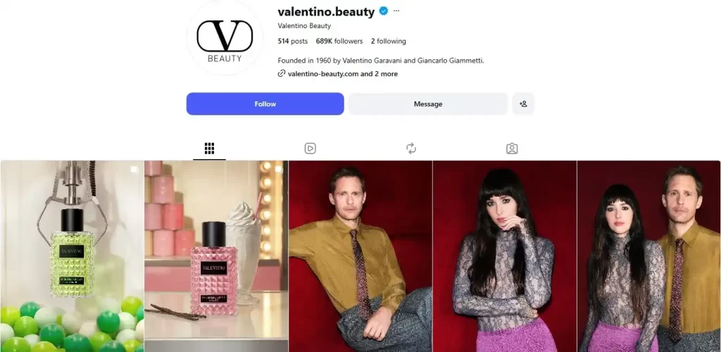 En la actualidad, las grandes estrellas del mundo de los espectáculos no se dedican a una sola actividad, sino que reparten sus esfuerzos entre muchos campos distintos. Eso es lo que estamos viendo con Dakota Johnson, la actriz que ahora se convierte en la cara de Valentino Beauty junto con Alexander Skarsgård en un nuevo capítulo de su historia con una apuesta interesante. En dos puntos te contamos todo sobre esta colaboración, las razones por las que eligieron a este par de intérpretes y las ofertas que tendrán disponibles.