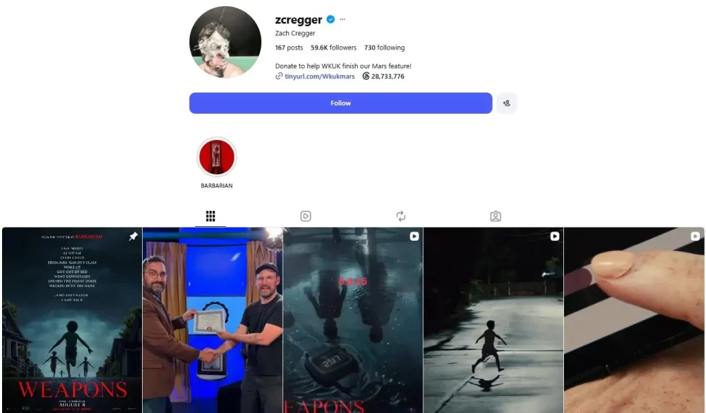 A pesar de que ambos son medios modernos, el cine y los videojuegos no siempre tienen la mejor sinergia, con adaptaciones de uno al otro que dejan a los fans deseando más o decepcionados. Sin embargo, en los últimos años estamos viendo que la situación está mejorando, con nuevos lanzamientos que nos enseñan el potencial que tiene la premisa. Un ejemplo reciente está en el tráiler reciente que revelaron hoy, Resident Evil: Noche Cero, la película de Zach Cregger que saldrá en la pantalla grande en 2026. En dos puntos te contamos todo lo que sabemos del próximo lanzamiento, la historia de los filmes anteriores y su conexión con este y la fecha de estreno.