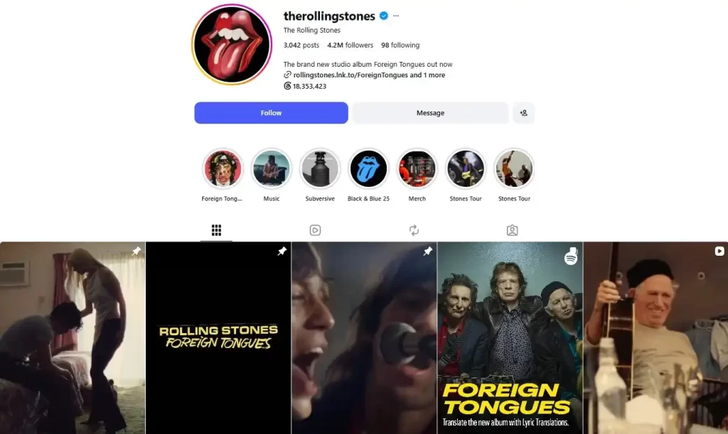 Los fans del rock and roll clásico están viviendo un increíble año, con una variedad de proyectos muy emocionantes que los mantienen bastante contentos. El más reciente y apasionante es la llegada de una nueva entrega en el catálogo de The Rolling Stones con su nuevo álbum “Foreign Tongues”, un regreso a la forma y a las raíces que los vieron nacer en 1962. En dos puntos te contamos todo lo que sabemos de esta agrupación, su historia y momentos clave a la hora de conquistar al mundo, lo que dicen los críticos sobre la nueva dirección que está tomando y si vale la pena para el público general o solo para sus seguidores.