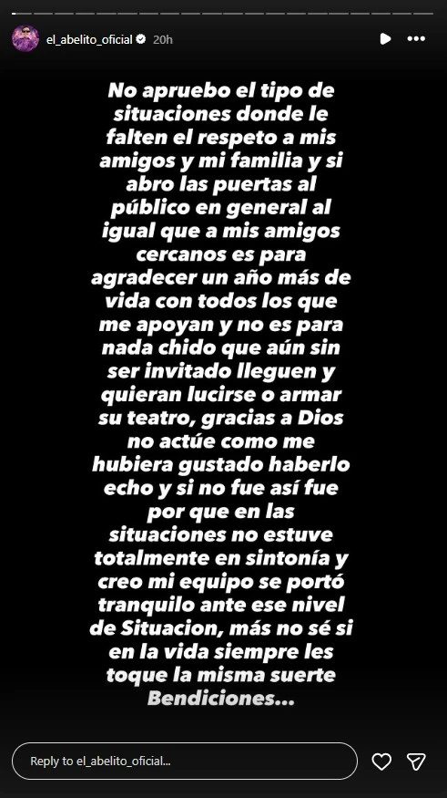 Hay algunos influencers que por su presencia se mantienen alejados de la polémica, mientras que otros viven de este tipo de situaciones. A pesar de que no parece que se trate de algo serio, cada nueva controversia cimienta su lugar en la cultura popular, lo cual puede llegar a un rechazo público general. Eso es lo que estamos viendo con el nuevo caso viral de Naim Darrechi, que tuvo un instante incómodo con la mamá de Abelito en su fiesta de cumpleaños. En dos puntos te contamos todo lo que sabemos de lo que sucedió, así como las múltiples grabaciones y versiones que están en línea. También te contamos de todas las disputas pasadas del creador de contenido y los roces que tuvo con la policía de España que le impiden regresar a su país de origen.