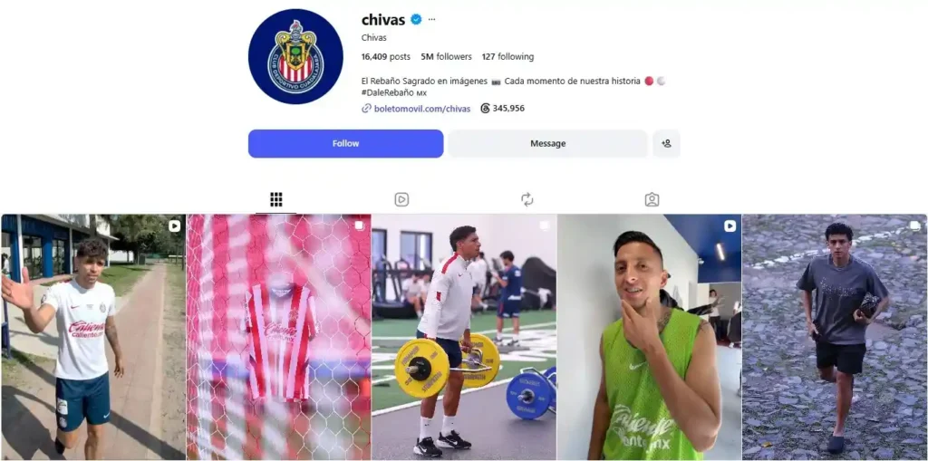 El panorama deportivo en el Guadalajara se complicó seriamente tras acumular 8 bajas por problemas físicos a pocas semanas de iniciar la fase final del torneo Apertura 2026. La plaga de dolencias musculares encendió las alarmas dentro de la institución rojiblanca, debido a que obligó a modificar el esquema táctico y a recurrir a varios juveniles de la cantera. En conferencia de prensa, Gabriel Milito habla de las lesiones en Chivas con cierta preocupación, reconociendo la dificultad que representa armar un cuadro competitivo ante la exigencia del calendario y las constantes ausencias de sus titulares habituales.