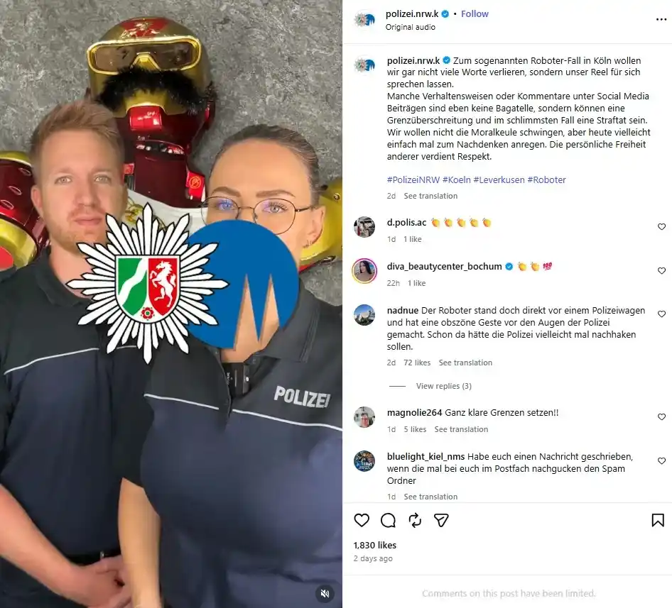 Un insólito caso de acoso sexual conmociona a la ciudad de Colonia, donde las autoridades iniciaron una investigación tras el ataque físico perpetrado contra una adolescente de 16 años. El incidente ocurrió en la vía pública cuando un robot humanoide de 1,2 metros de altura realizó tocamientos indebidos a la joven mientras dos sospechosos grababan y transmitían la agresión en redes sociales. Tras recibir la denuncia, la Policía detiene al robot acosador de Alemania dentro del maletero de un vehículo e incauta los teléfonos móviles de dos jóvenes de 16 y 19 años. Los agentes indagan si operaron el dispositivo mediante control remoto para efectuar este delito.